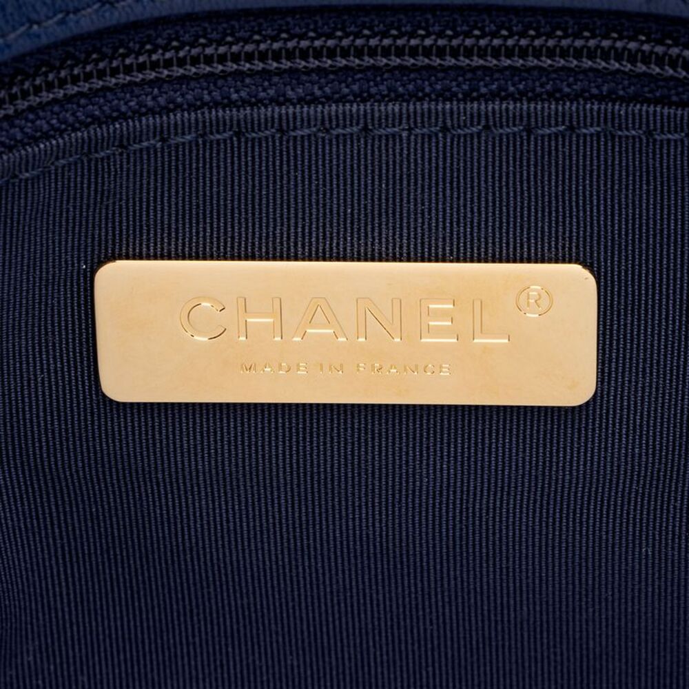 Chanel Lambskin 19 Medium Flap Shoulder Bag - Picture 8 of 10